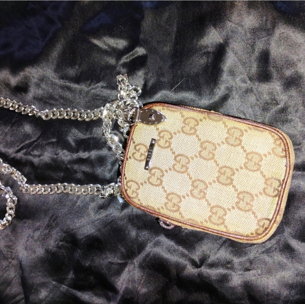 Gucci Mini Crossbody Pouch W/Camo Bear - Picture 4 of 14